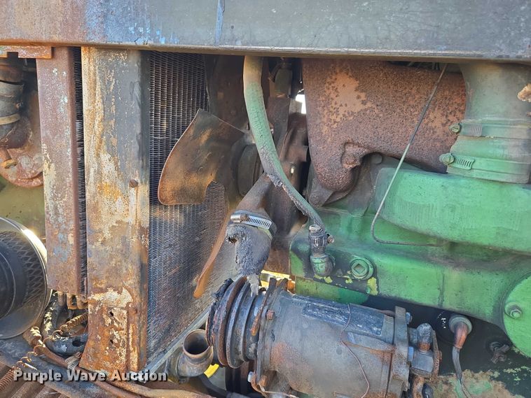 image for item ET5242 1977 John Deere 4230 tractor