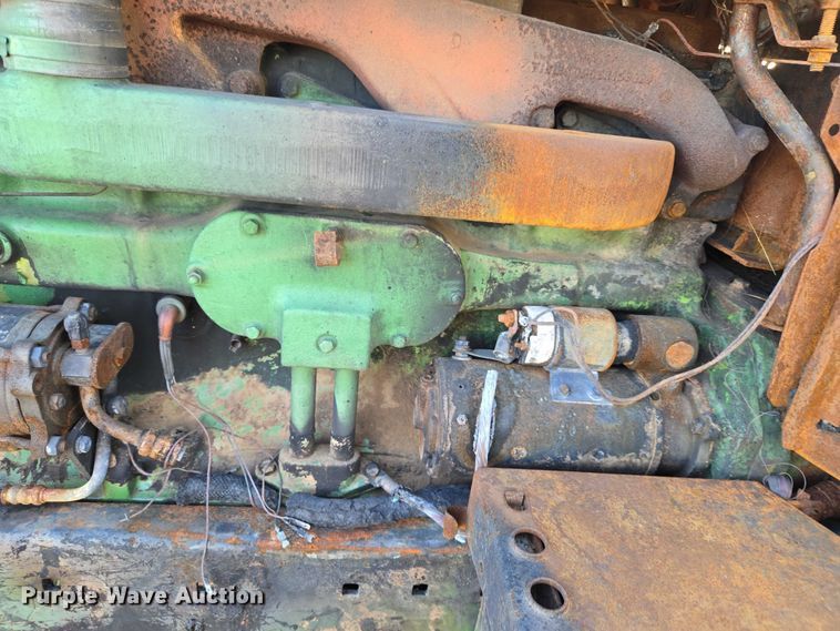 image for item ET5242 1977 John Deere 4230 tractor