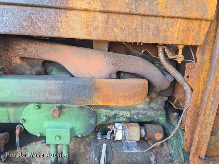 image for item ET5242 1977 John Deere 4230 tractor