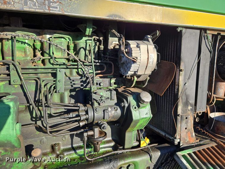 image for item ET5242 1977 John Deere 4230 tractor