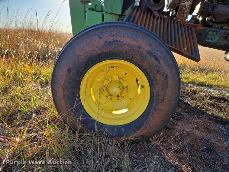 image for item ET5242 1977 John Deere 4230 tractor