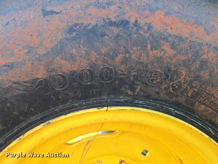 image for item ET5242 1977 John Deere 4230 tractor