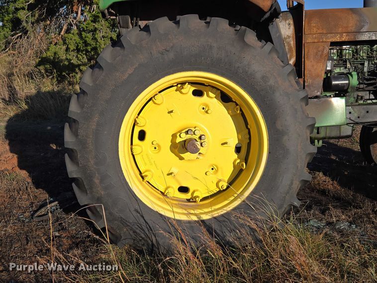 image for item ET5242 1977 John Deere 4230 tractor