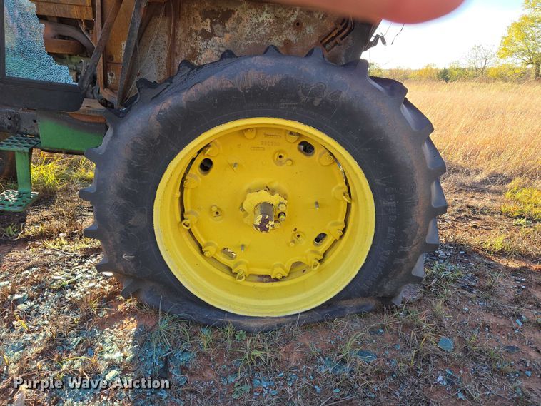 image for item ET5242 1977 John Deere 4230 tractor