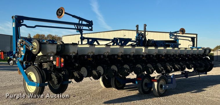 image for item ET6597 Kinze 3600 no-till planter
