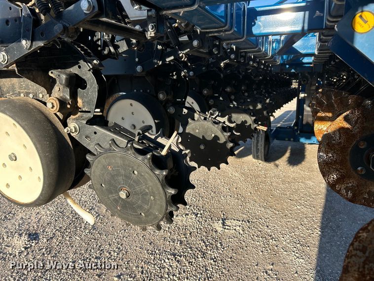 image for item ET6597 Kinze 3600 no-till planter