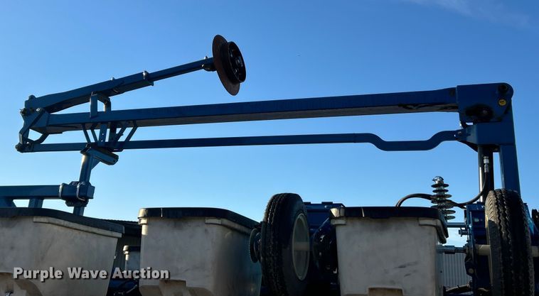 image for item ET6597 Kinze 3600 no-till planter