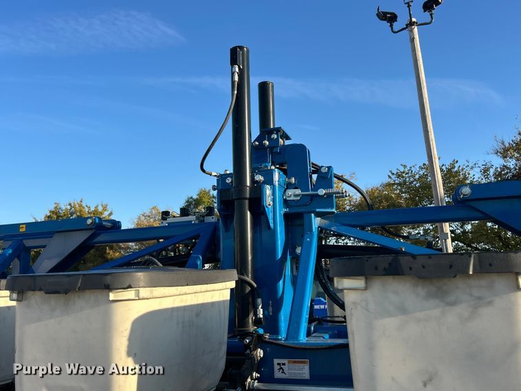 image for item ET6597 Kinze 3600 no-till planter