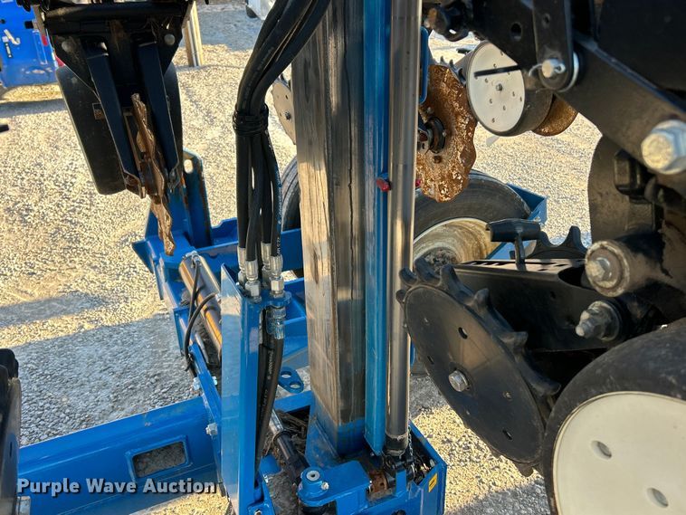 image for item ET6597 Kinze 3600 no-till planter