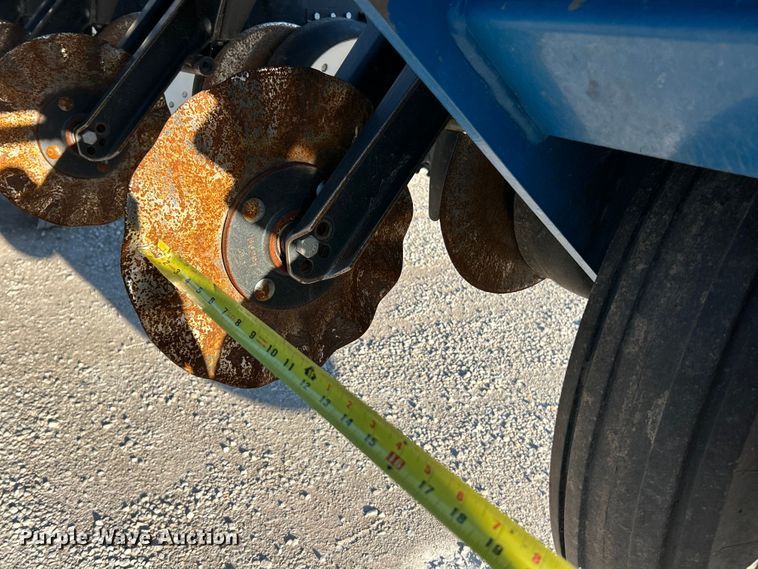 image for item ET6597 Kinze 3600 no-till planter