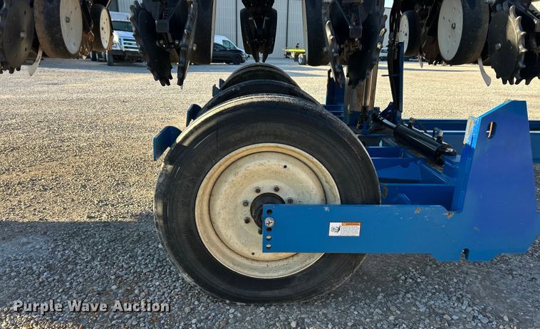 image for item ET6597 Kinze 3600 no-till planter