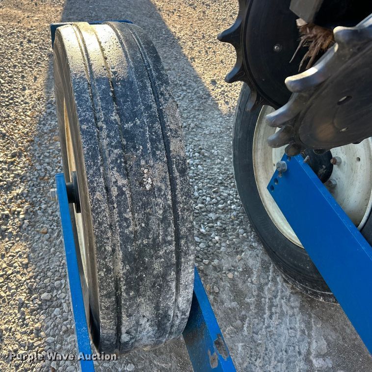 image for item ET6597 Kinze 3600 no-till planter