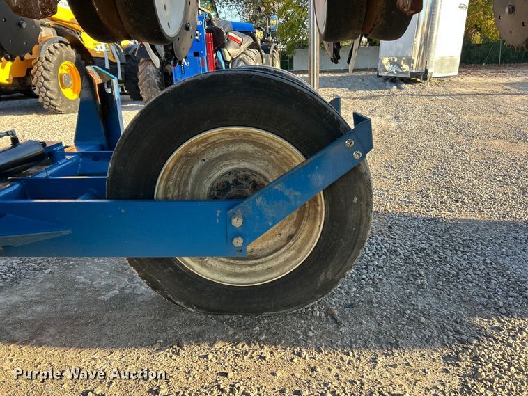 image for item ET6597 Kinze 3600 no-till planter
