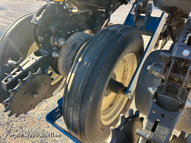 image for item ET6597 Kinze 3600 no-till planter