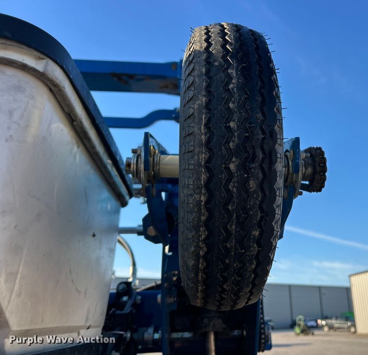 image for item ET6597 Kinze 3600 no-till planter