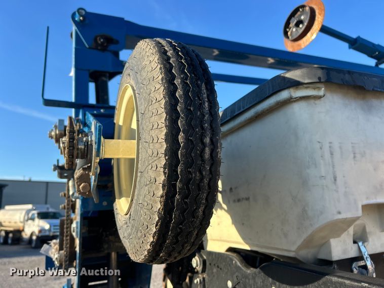 image for item ET6597 Kinze 3600 no-till planter