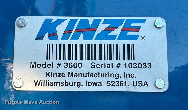 image for item ET6597 Kinze 3600 no-till planter
