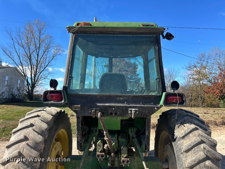 image for item ET6647 1981 John Deere 4440 tractor