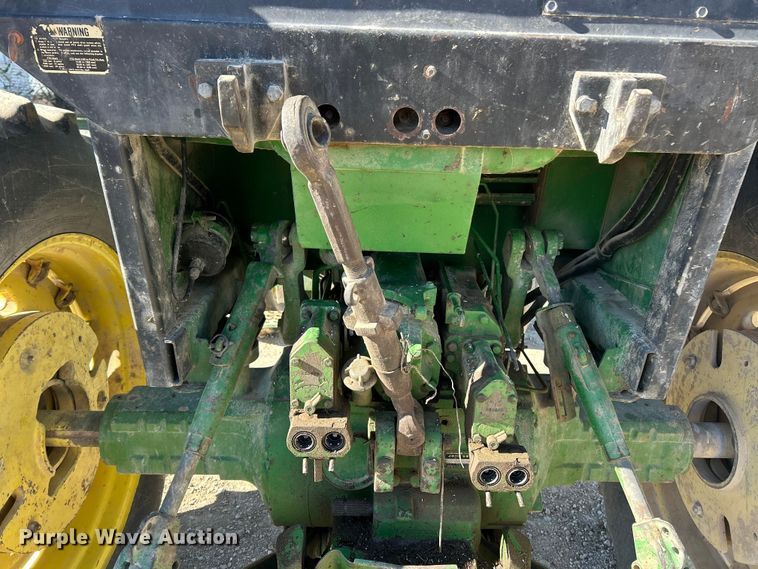 image for item ET6647 1981 John Deere 4440 tractor