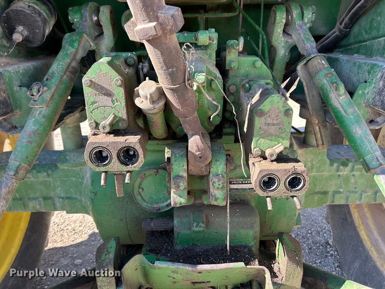 image for item ET6647 1981 John Deere 4440 tractor