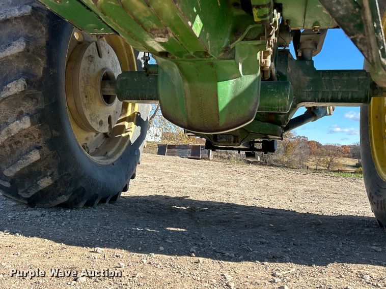 image for item ET6647 1981 John Deere 4440 tractor