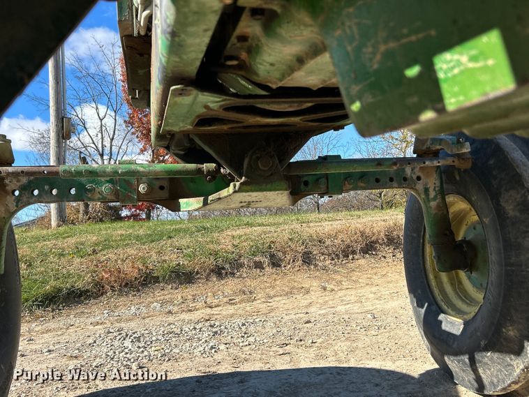 image for item ET6647 1981 John Deere 4440 tractor