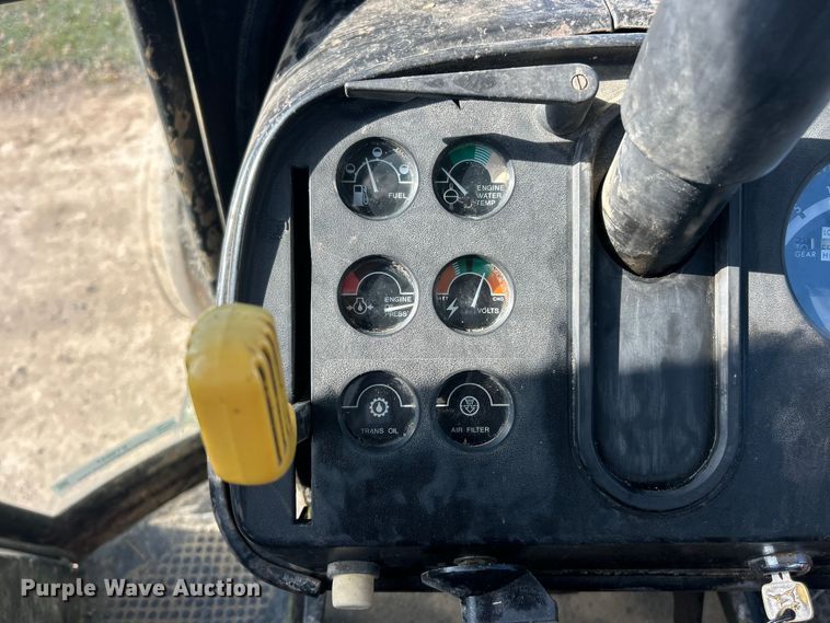 image for item ET6647 1981 John Deere 4440 tractor