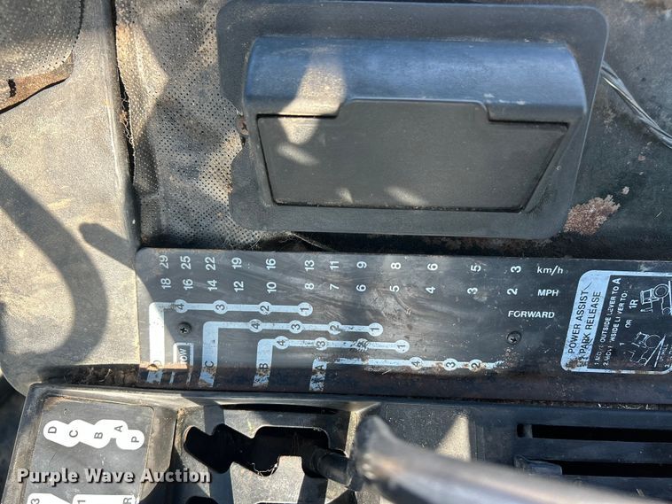 image for item ET6647 1981 John Deere 4440 tractor