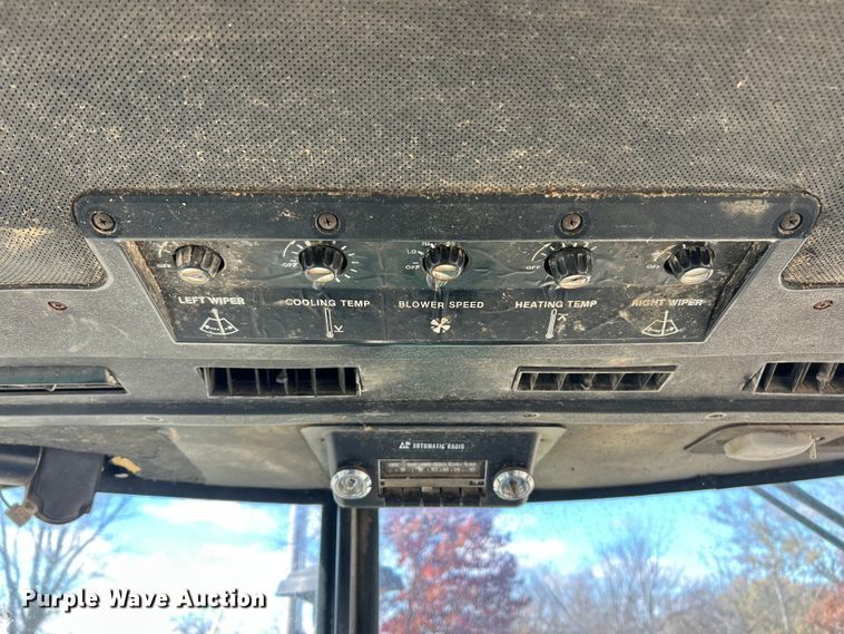 image for item ET6647 1981 John Deere 4440 tractor