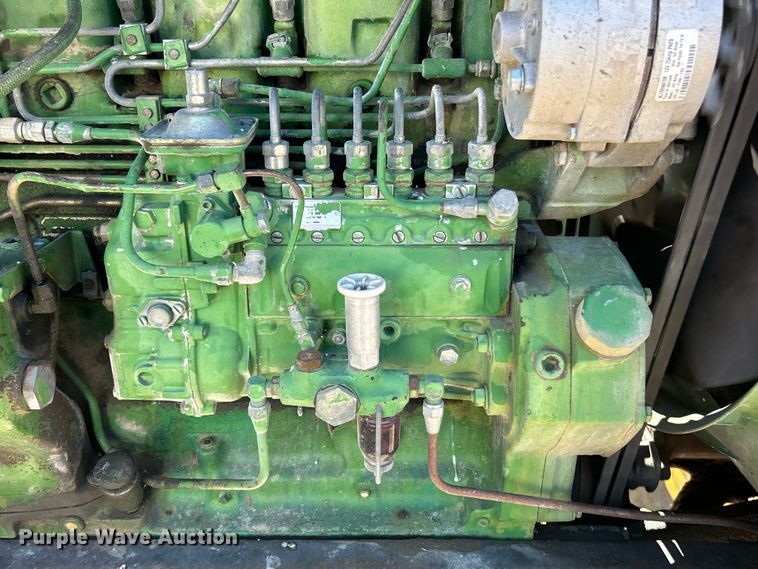 image for item ET6647 1981 John Deere 4440 tractor