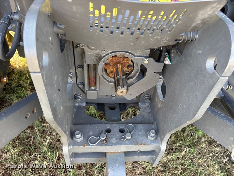 image for item ET7192 2023 Massey Ferguson 5711 Dyna-4 MFWD tractor