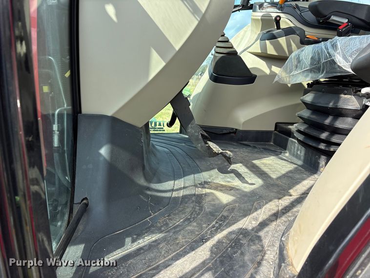 image for item ET7192 2023 Massey Ferguson 5711 Dyna-4 MFWD tractor