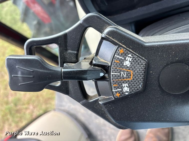 image for item ET7192 2023 Massey Ferguson 5711 Dyna-4 MFWD tractor