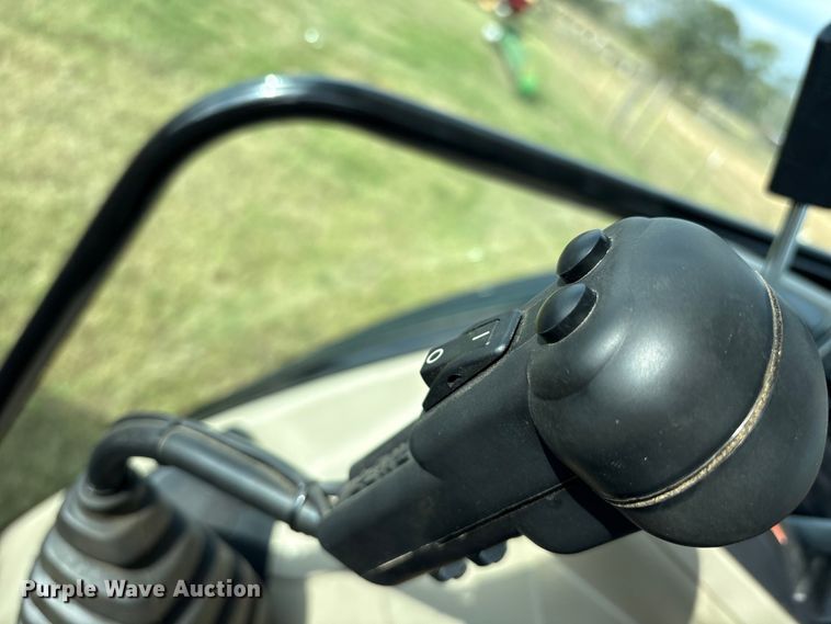 image for item ET7192 2023 Massey Ferguson 5711 Dyna-4 MFWD tractor