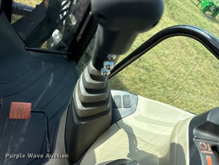 image for item ET7192 2023 Massey Ferguson 5711 Dyna-4 MFWD tractor