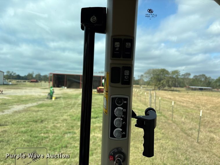 image for item ET7192 2023 Massey Ferguson 5711 Dyna-4 MFWD tractor