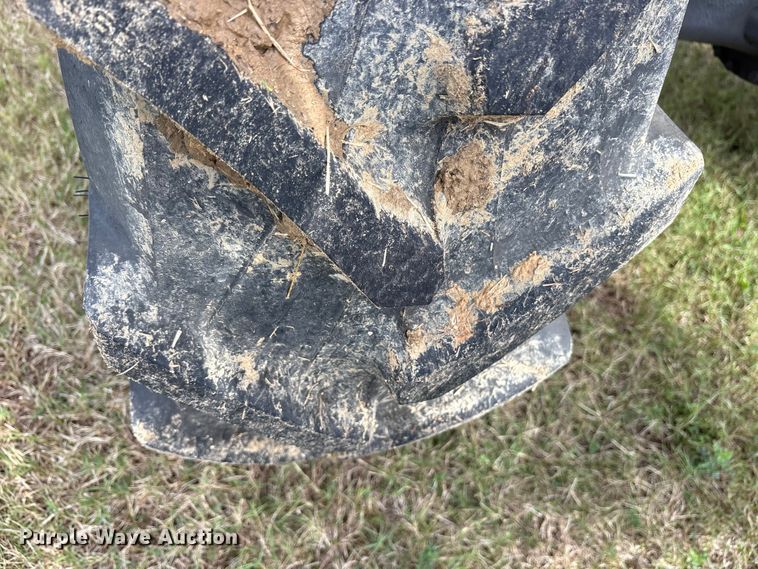 image for item ET7192 2023 Massey Ferguson 5711 Dyna-4 MFWD tractor