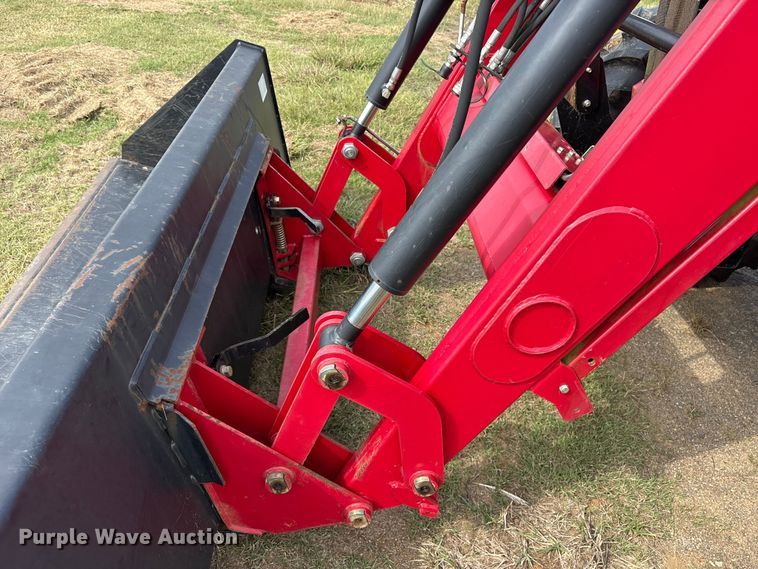 image for item ET7193 2015 Mahindra 105S MFWD tractor