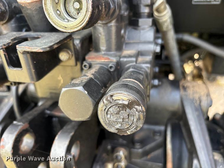 image for item ET7193 2015 Mahindra 105S MFWD tractor