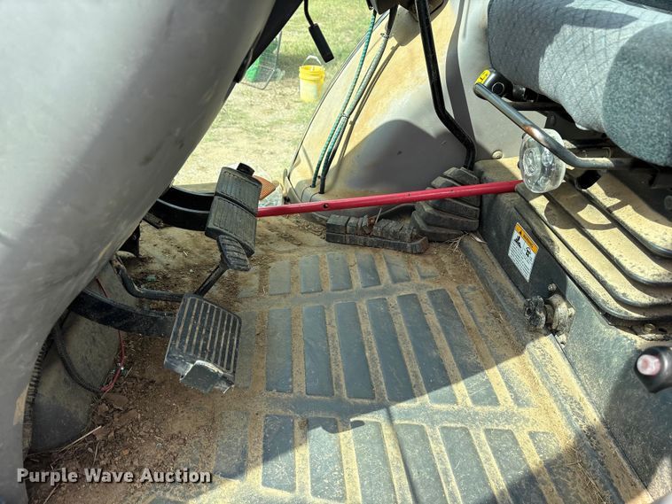 image for item ET7193 2015 Mahindra 105S MFWD tractor