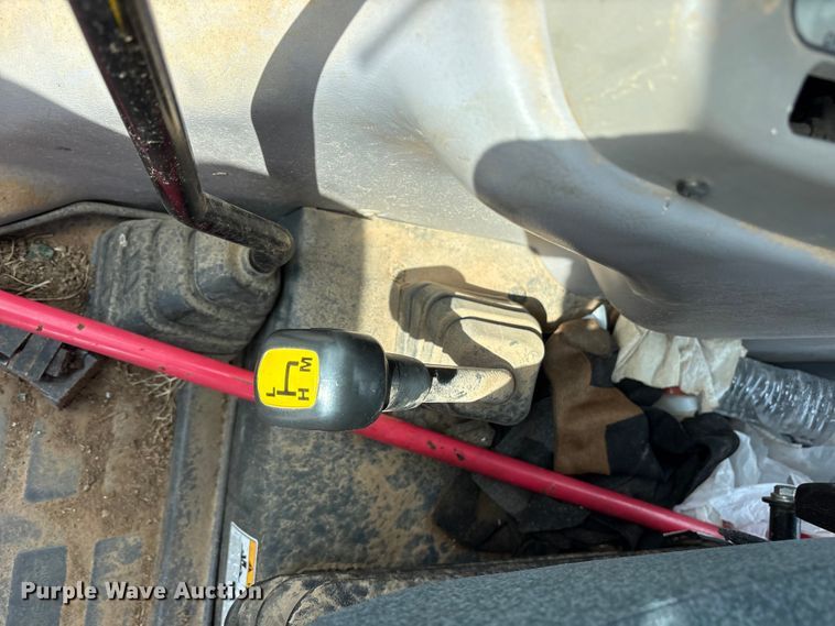 image for item ET7193 2015 Mahindra 105S MFWD tractor