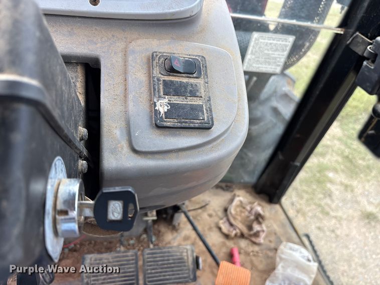 image for item ET7193 2015 Mahindra 105S MFWD tractor