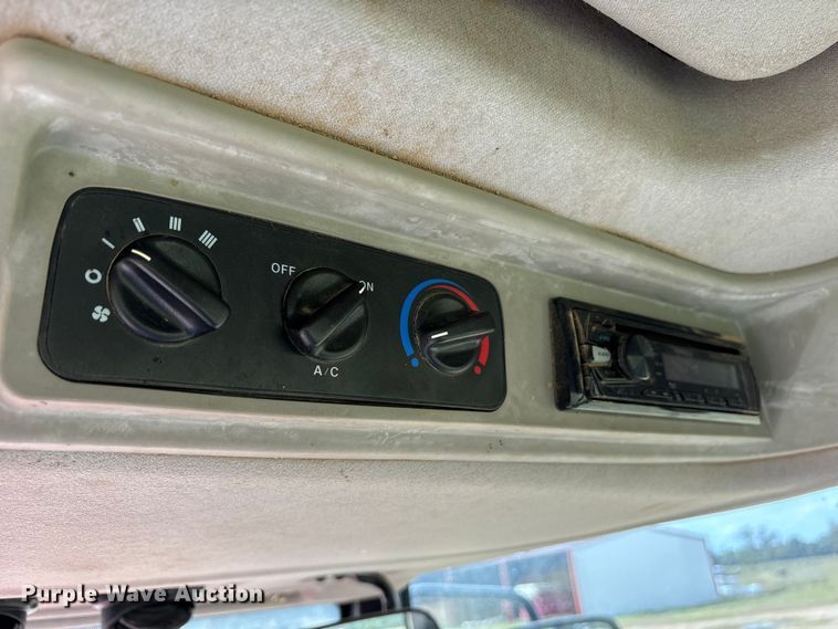 image for item ET7193 2015 Mahindra 105S MFWD tractor