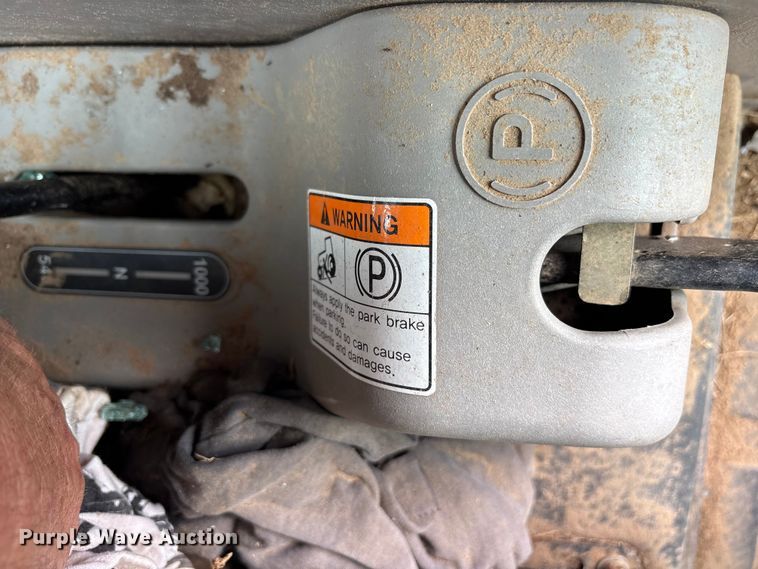 image for item ET7193 2015 Mahindra 105S MFWD tractor