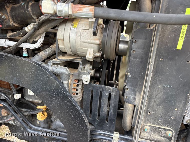 image for item ET7193 2015 Mahindra 105S MFWD tractor