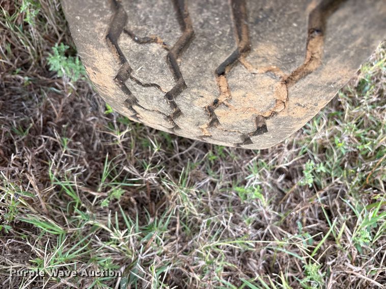 image for item ET7194 Norwood Seed Shuttle SS290 seed tender