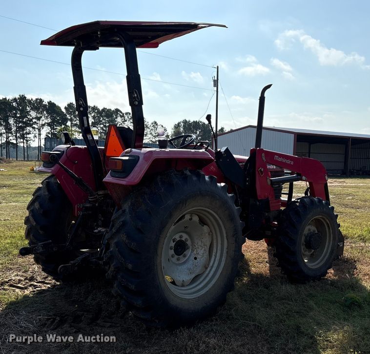image for item ET7196 2015 Mahindra 5570 MFWD tractor
