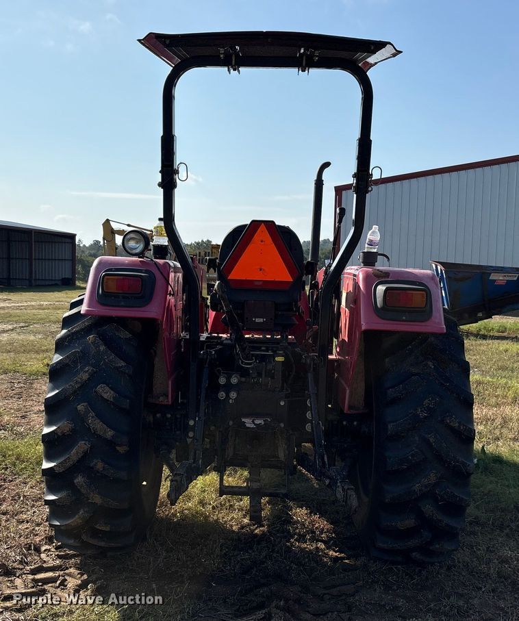 image for item ET7196 2015 Mahindra 5570 MFWD tractor