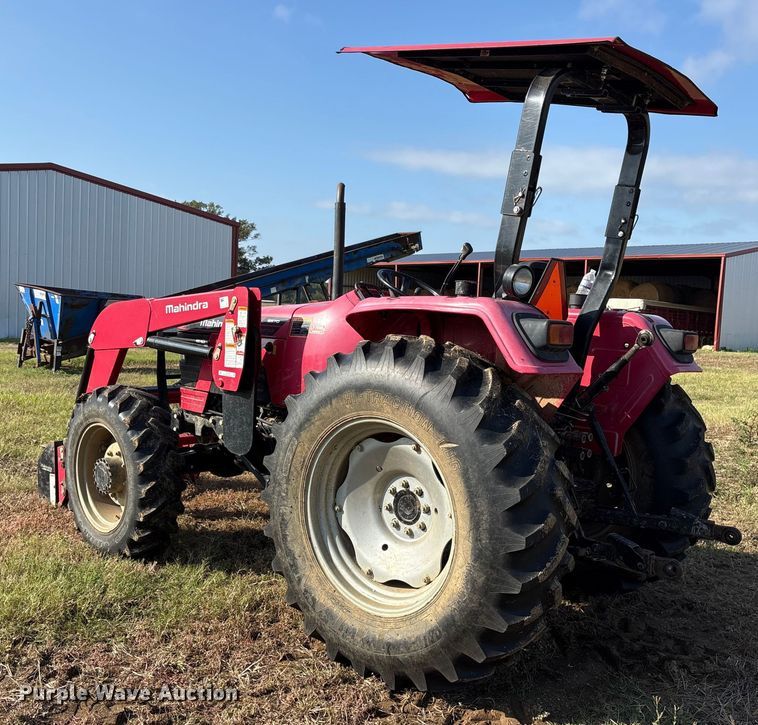 image for item ET7196 2015 Mahindra 5570 MFWD tractor