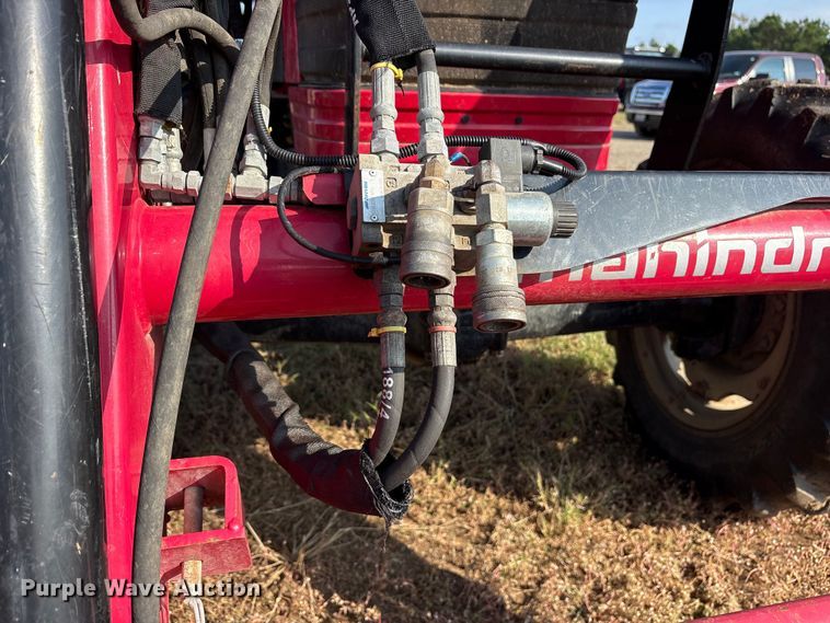 image for item ET7196 2015 Mahindra 5570 MFWD tractor